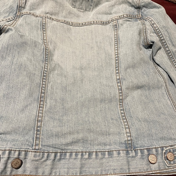 Light jean jacket - Picture 3 of 3